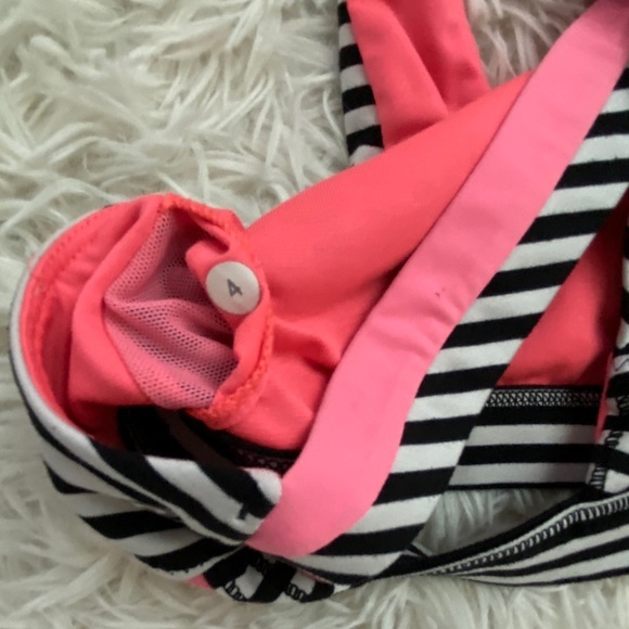 Lululemon Run Stuff Your Bra II size 4 Black White - Picture 5 of 5